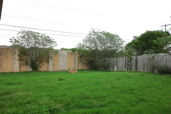 $1,800 | 1416 Cardinal Hill Drive, Unit A, Austin, TX 78758