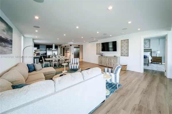 $3,950,000 | 1930 Bay Drive, Unit 1, Miami Beach, FL 33141