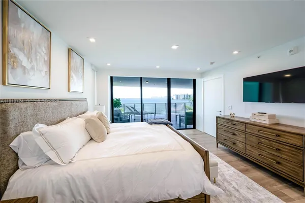 $3,950,000 | 1930 Bay Drive, Unit 1, Miami Beach, FL 33141