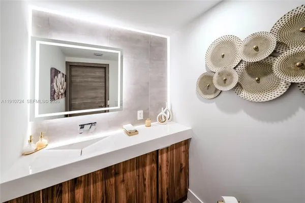 $3,950,000 | 1930 Bay Drive, Unit 1, Miami Beach, FL 33141