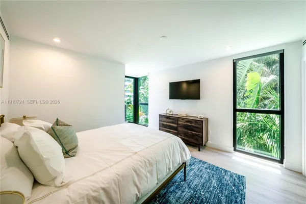 $3,950,000 | 1930 Bay Drive, Unit 1, Miami Beach, FL 33141