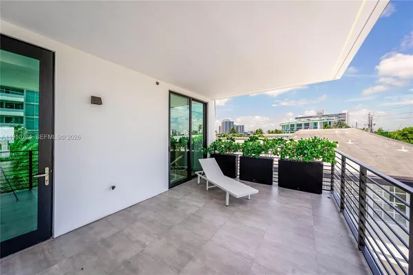 $3,950,000 | 1930 Bay Drive, Unit 1, Miami Beach, FL 33141
