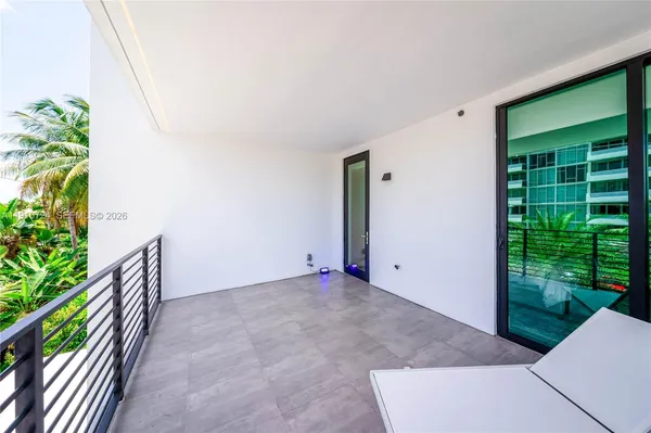 $3,950,000 | 1930 Bay Drive, Unit 1, Miami Beach, FL 33141