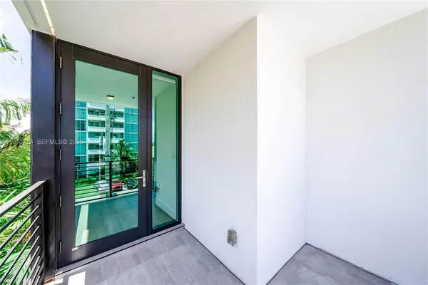 $3,950,000 | 1930 Bay Drive, Unit 1, Miami Beach, FL 33141