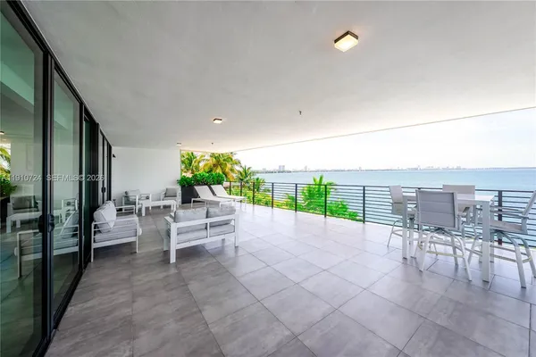 $3,950,000 | 1930 Bay Drive, Unit 1, Miami Beach, FL 33141