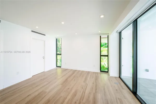 $3,950,000 | 1930 Bay Drive, Unit 1, Miami Beach, FL 33141