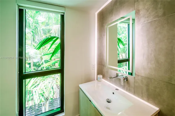 $3,950,000 | 1930 Bay Drive, Unit 1, Miami Beach, FL 33141
