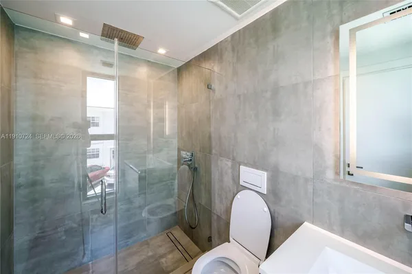 $3,950,000 | 1930 Bay Drive, Unit 1, Miami Beach, FL 33141