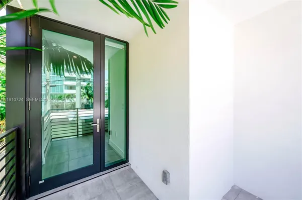 $3,950,000 | 1930 Bay Drive, Unit 1, Miami Beach, FL 33141