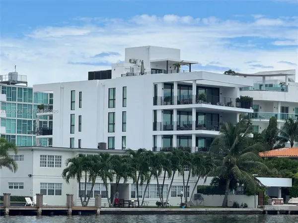 $3,950,000 | 1930 Bay Drive, Unit 1, Miami Beach, FL 33141