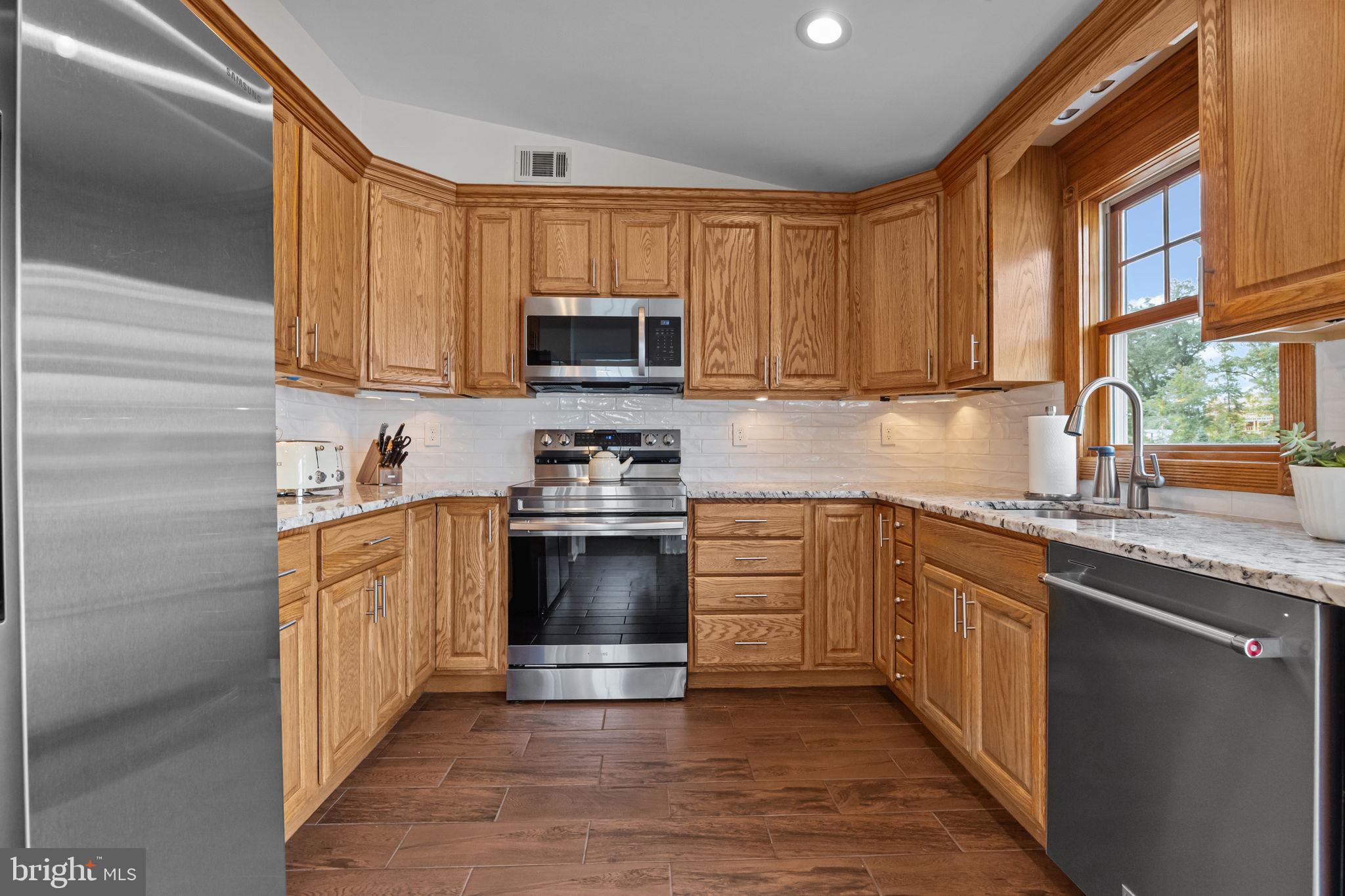 28 Diverty Road Pennington, NJ 08534 - Photo 12 of 38 Gallery Image 12