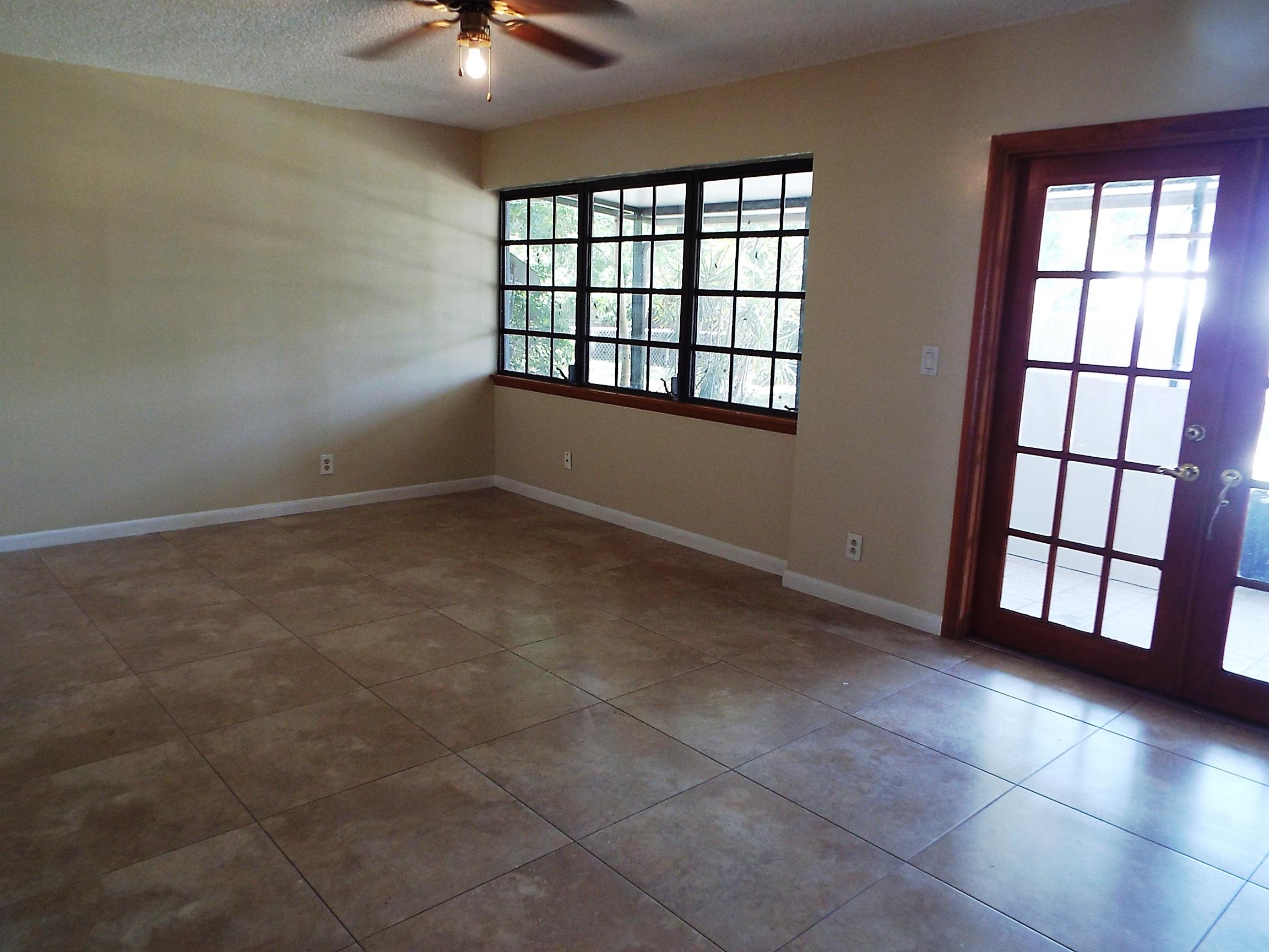 140 Davis Road Palm Springs, FL 33461 - Photo 6 of 19 DSCF2129