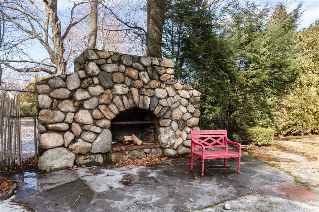100 Larchmont Road Melrose, MA 02176 - Photo 29 of 38 Gallery Image 29