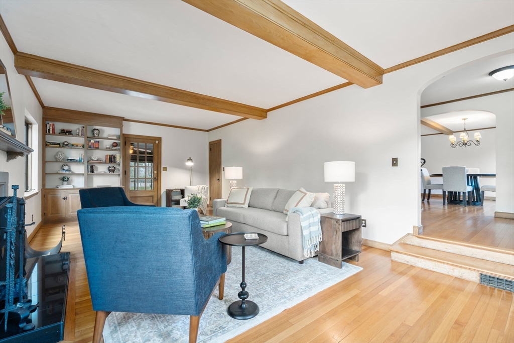 100 Larchmont Road Melrose, MA 02176 - Photo 3 of 38 Gallery Image 3