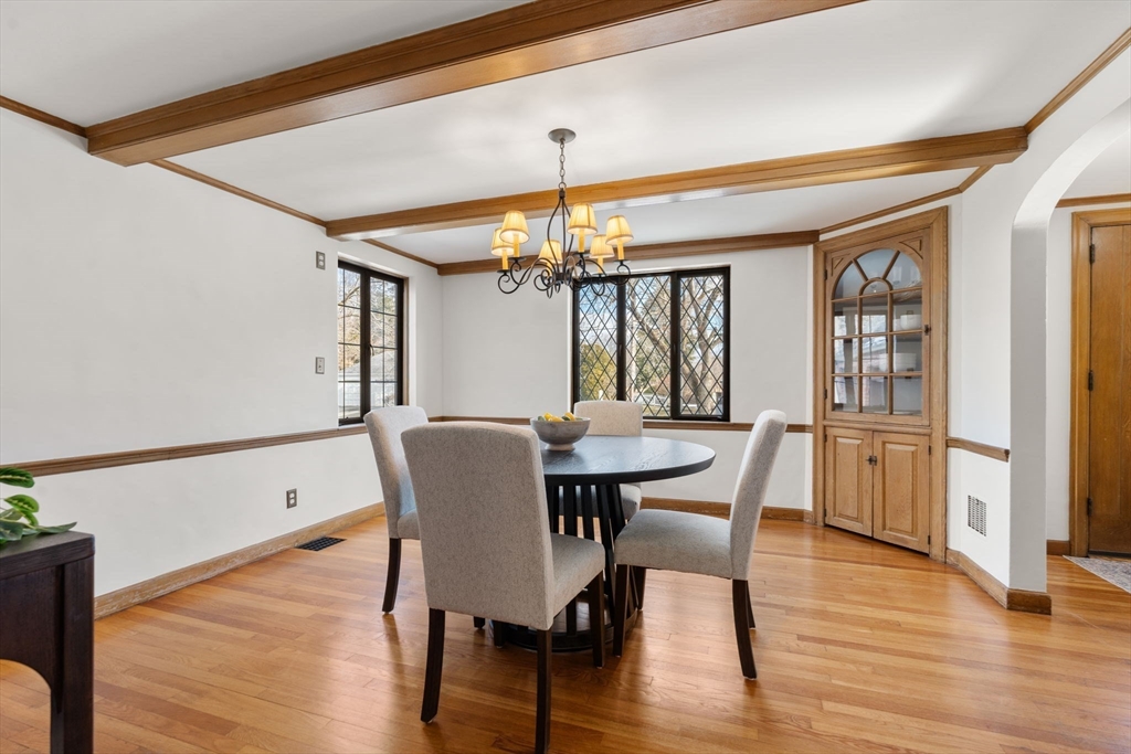 100 Larchmont Road Melrose, MA 02176 - Photo 5 of 38 Gallery Image 5