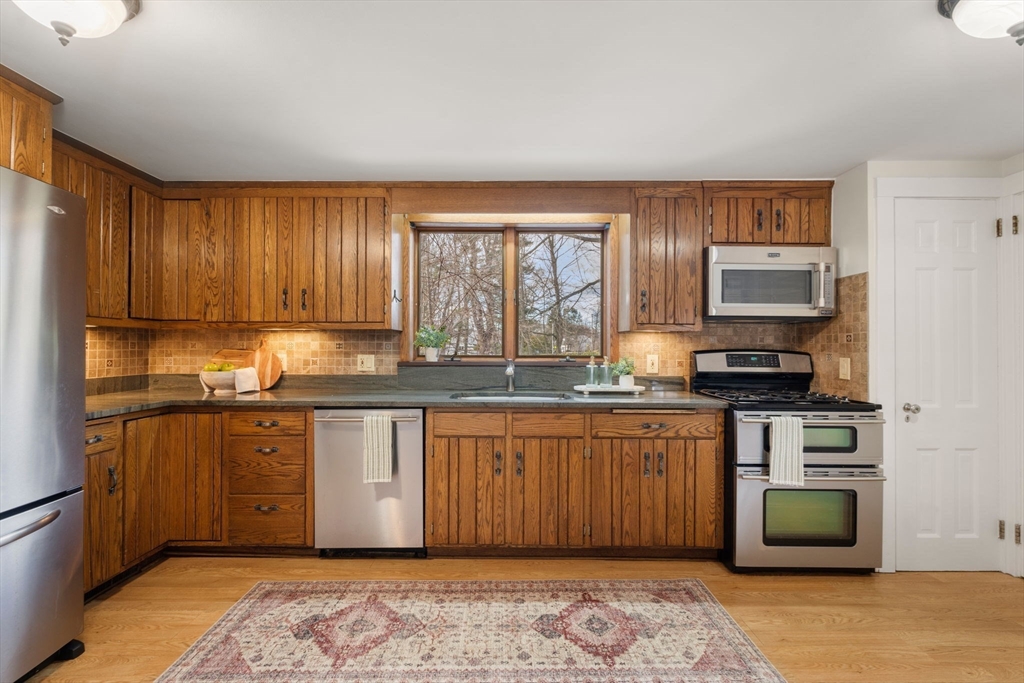 100 Larchmont Road Melrose, MA 02176 - Photo 7 of 38 Gallery Image 7
