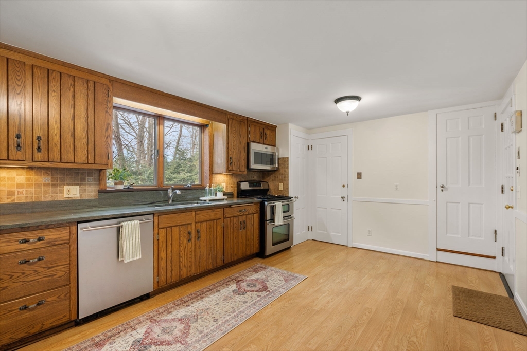 100 Larchmont Road Melrose, MA 02176 - Photo 8 of 38 Gallery Image 8