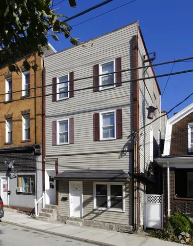 $1,200 | 305 Bessemer Avenue, Unit 1A, East Pittsburgh, PA 15112