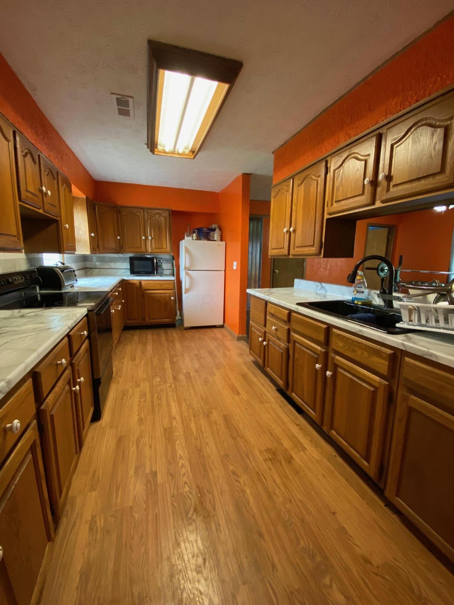 18164 Kraft Mill Road Fredericktown, OH 43019 - Photo 17 of 32 kitchen