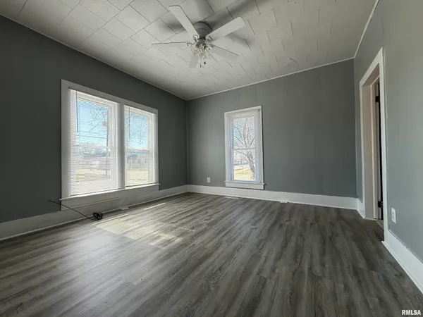 $79,900 | 902 East Pierce Street, Macomb, IL 61455