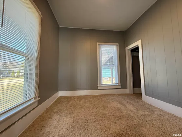 $79,900 | 902 East Pierce Street, Macomb, IL 61455