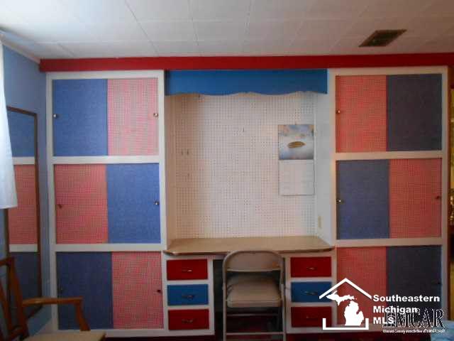 2036 Vivian Road Monroe, MI 48162 - Photo 17 of 28 21214759-16.JPG