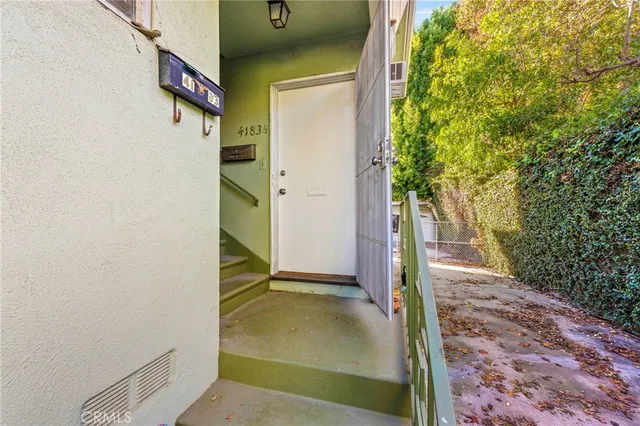 $2,499 | 4183 Tujunga Avenue, Studio City, CA 91604