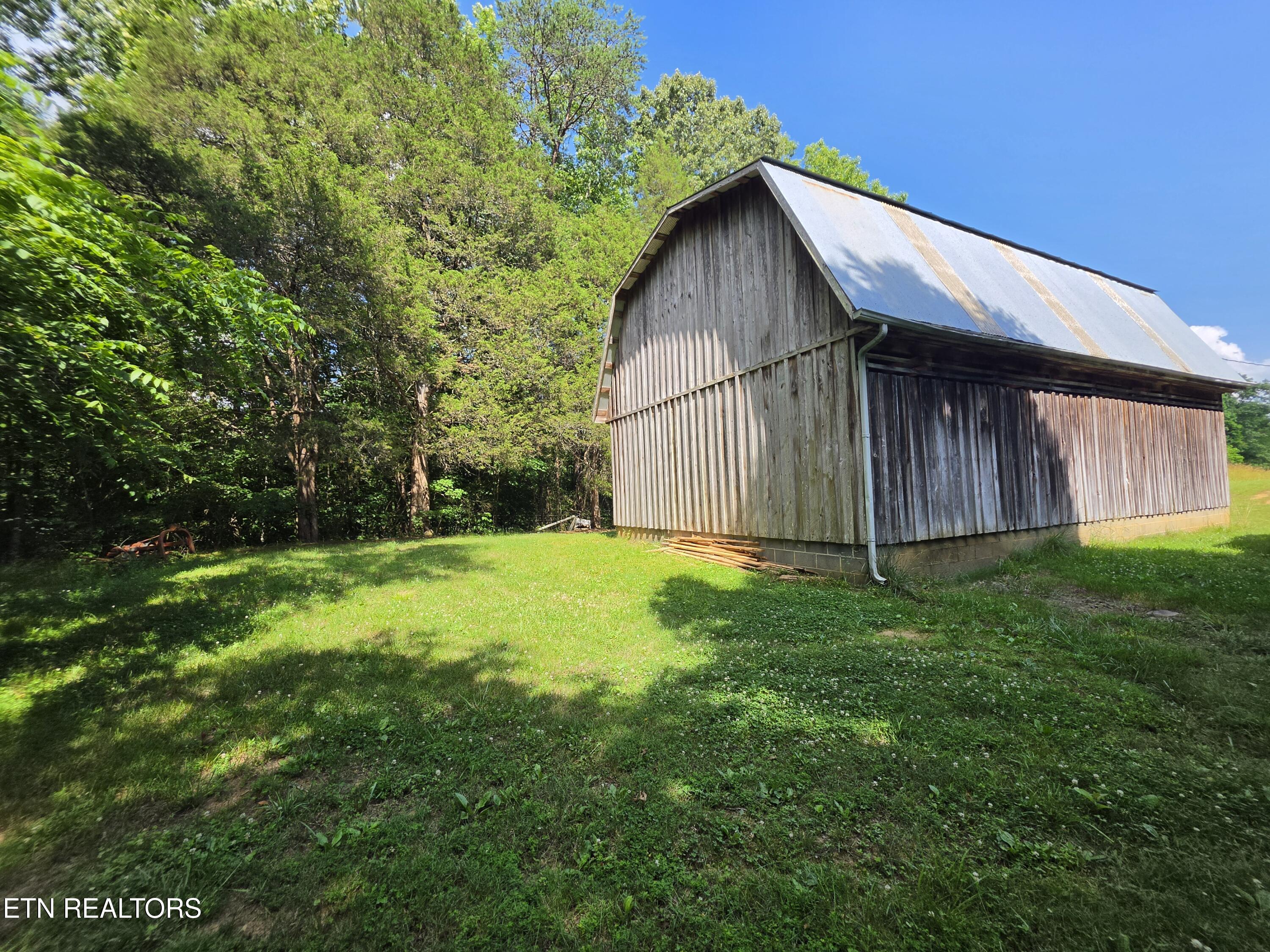 264 Carlos Road Sneedville, TN 37869 - Photo 19 of 58 20260611_162505