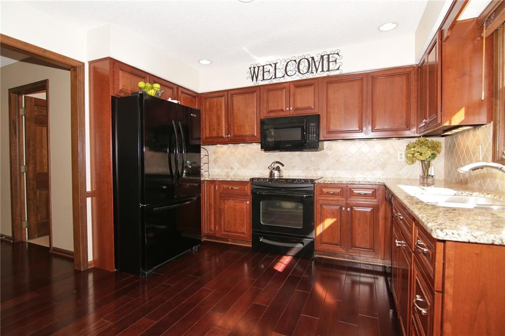 12559 Charing Cross Road Carmel, IN 46033 - Photo 13 of 29 Gallery Image 13