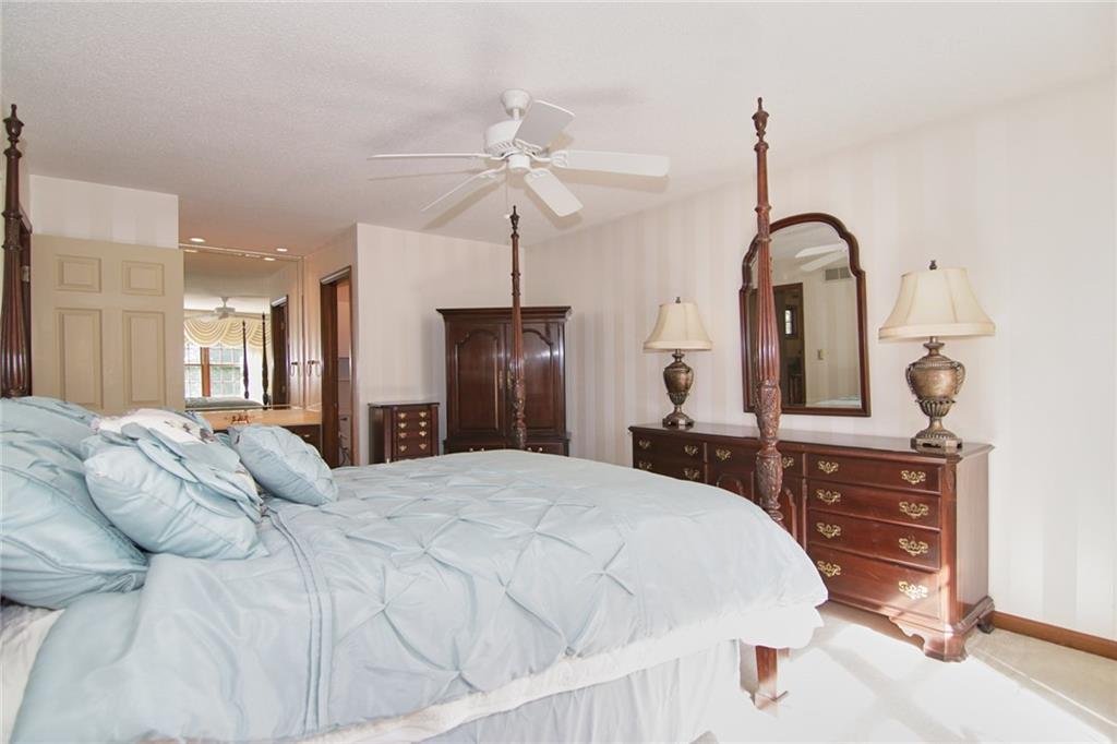 12559 Charing Cross Road Carmel, IN 46033 - Photo 17 of 29 Gallery Image 17