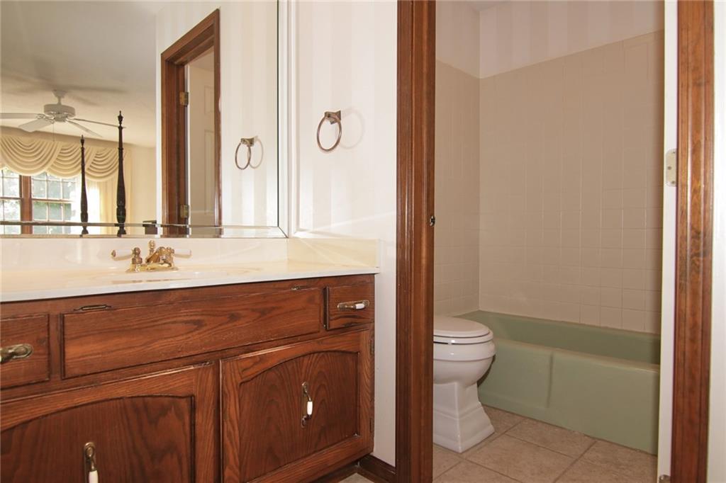 12559 Charing Cross Road Carmel, IN 46033 - Photo 19 of 29 Gallery Image 19
