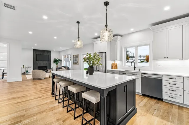 $1,799,000 | 6 Callahan Drive, Woburn, MA 01801