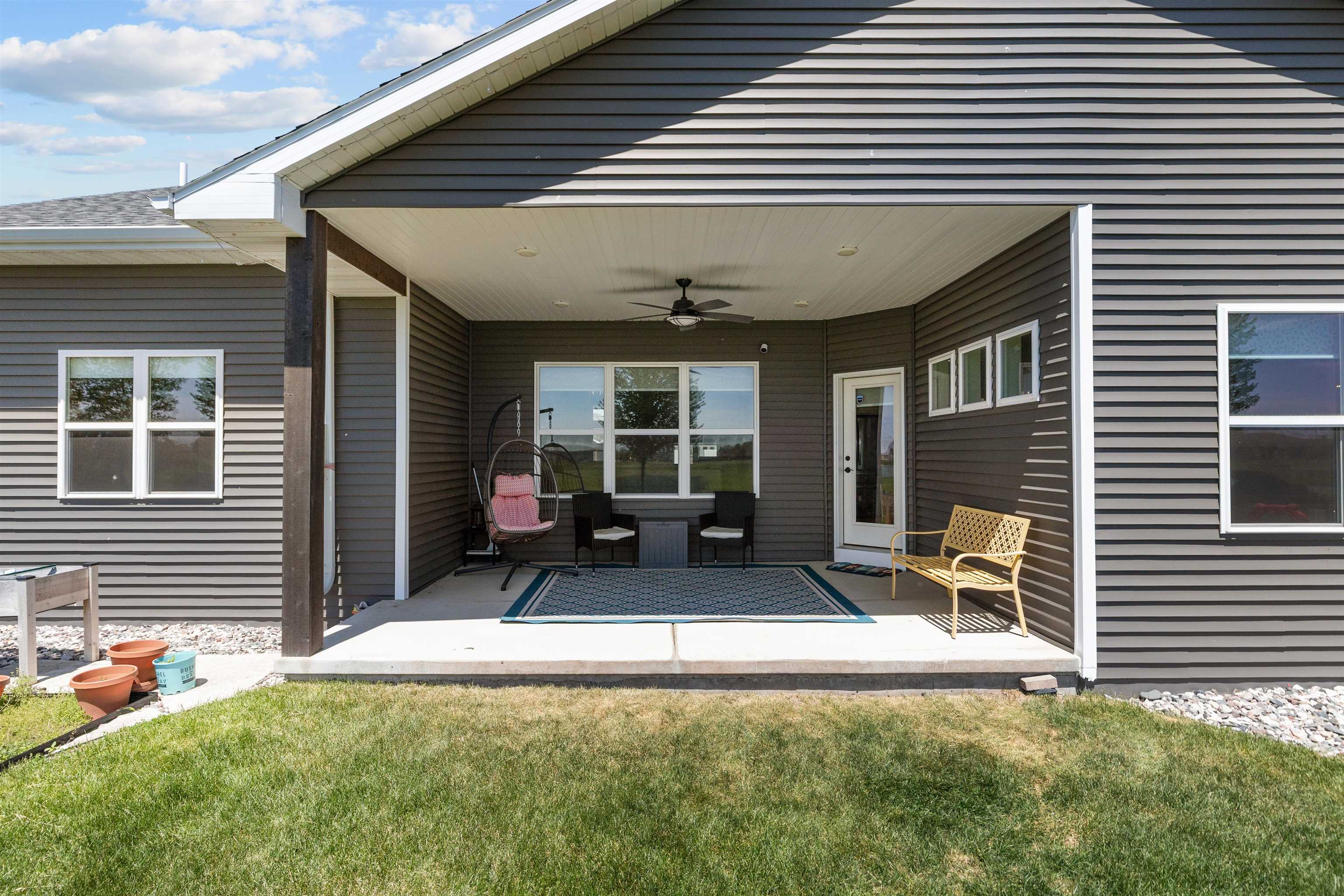 2157 Fox Point Court De Pere, WI 54115 - Photo 14 of 75