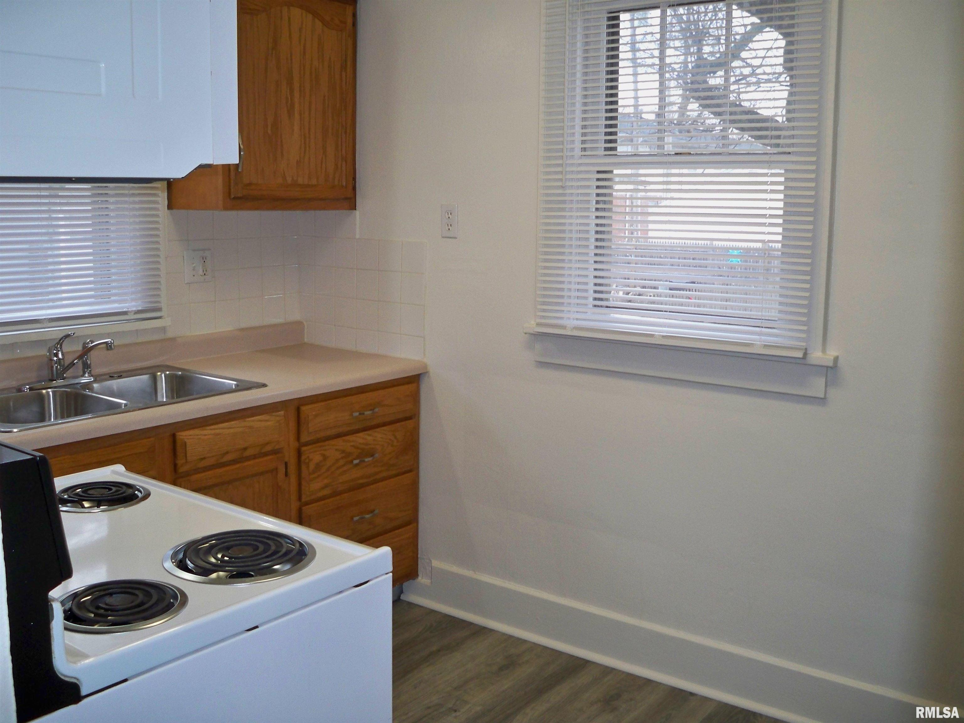 1933 South Pasfield Street Springfield, IL 62704 - Photo 14 of 26 Gallery Image 14