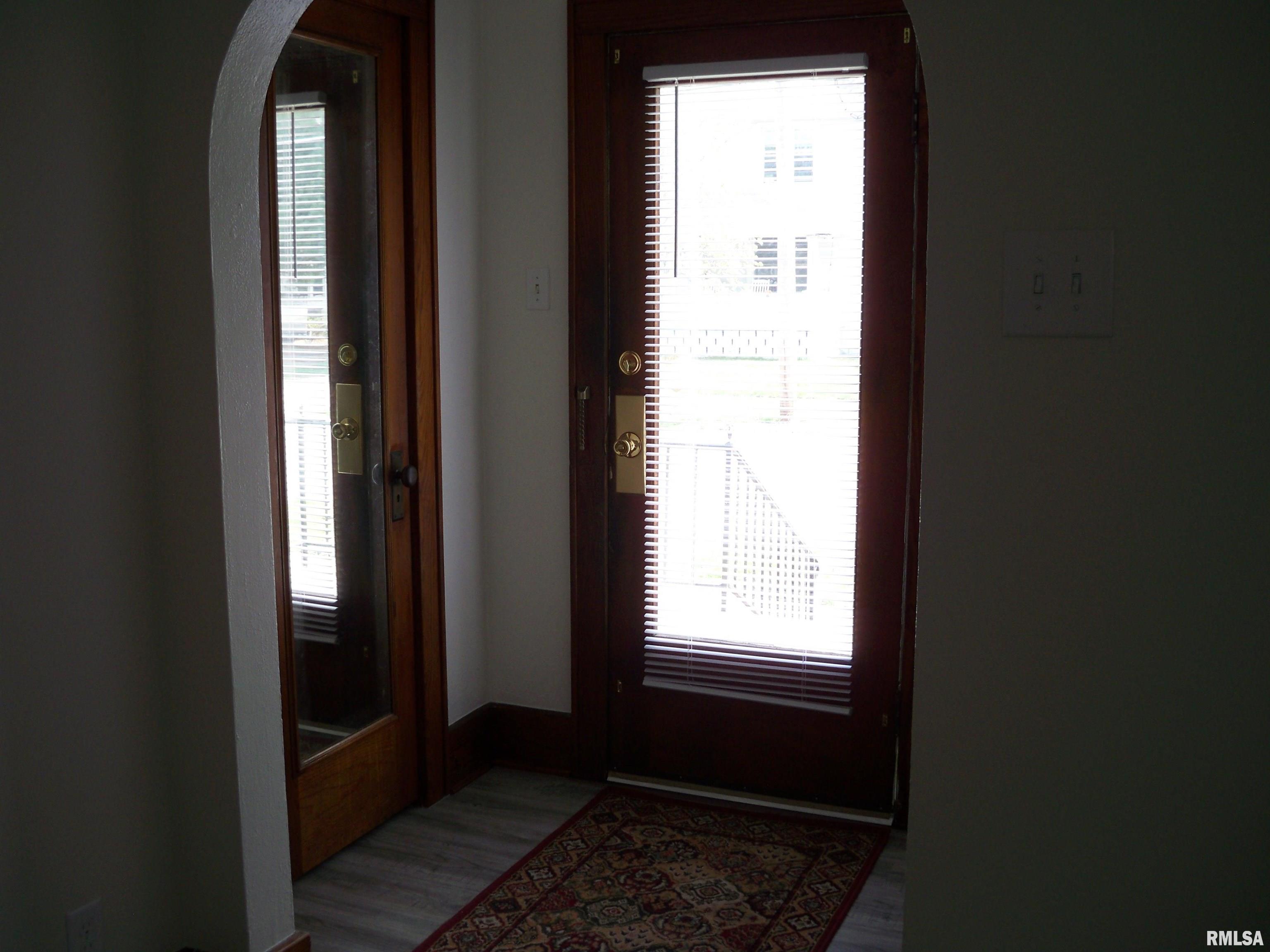 1933 South Pasfield Street Springfield, IL 62704 - Photo 7 of 26 Gallery Image 7