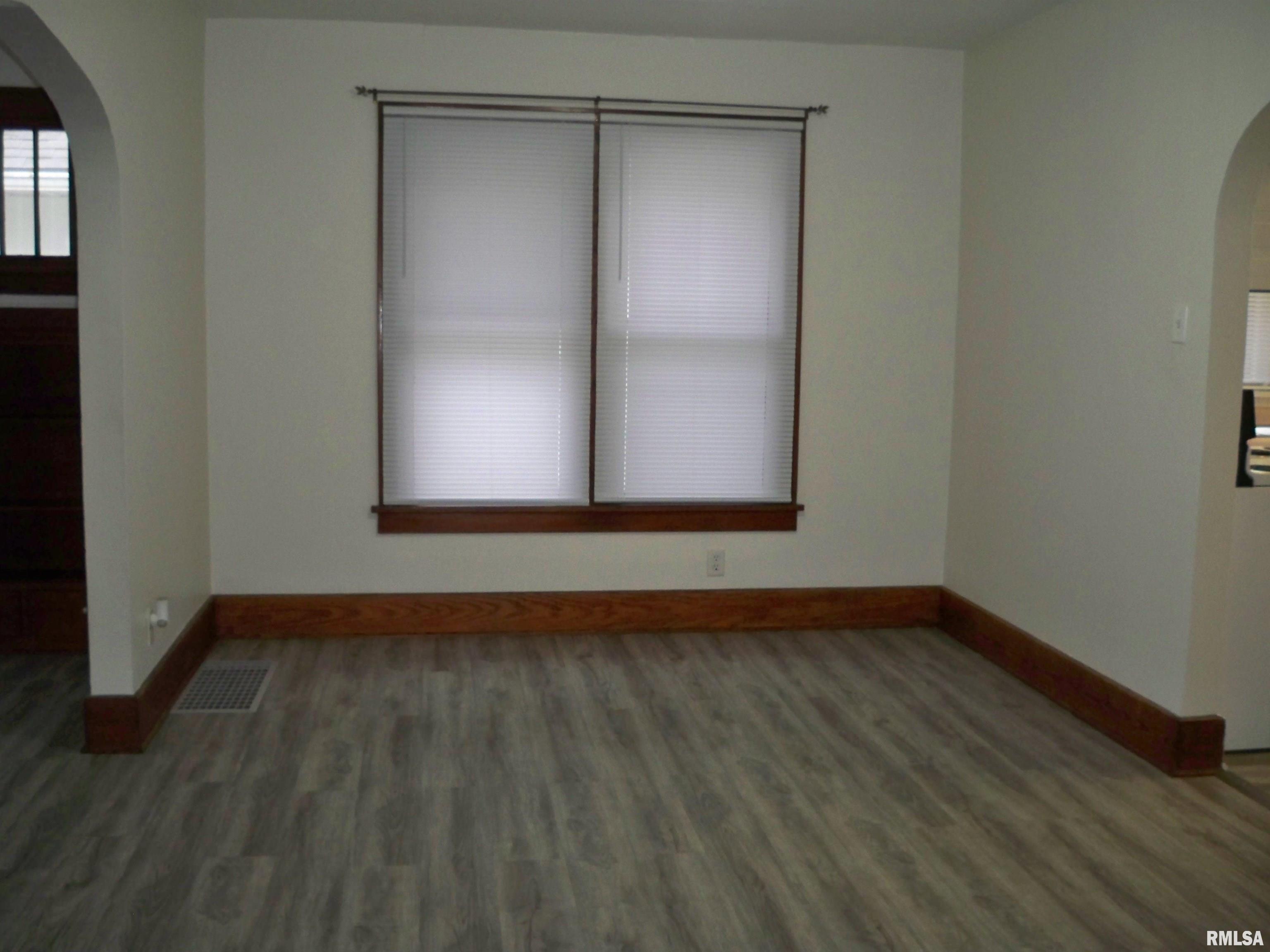 1933 South Pasfield Street Springfield, IL 62704 - Photo 10 of 26 Gallery Image 10