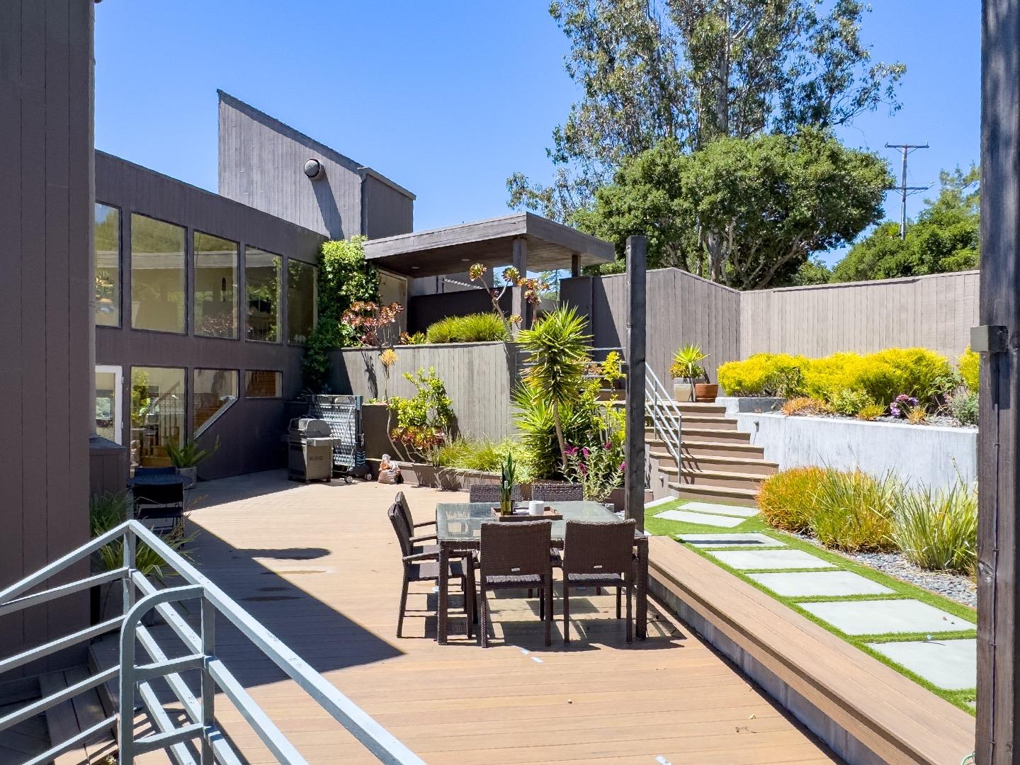 1305 Southdown Road Hillsborough, CA 94010 - Photo 9 of 72