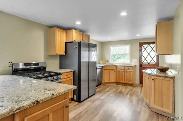 $185,000 | 54 North Shore Drive, Hamburg, NY 14219