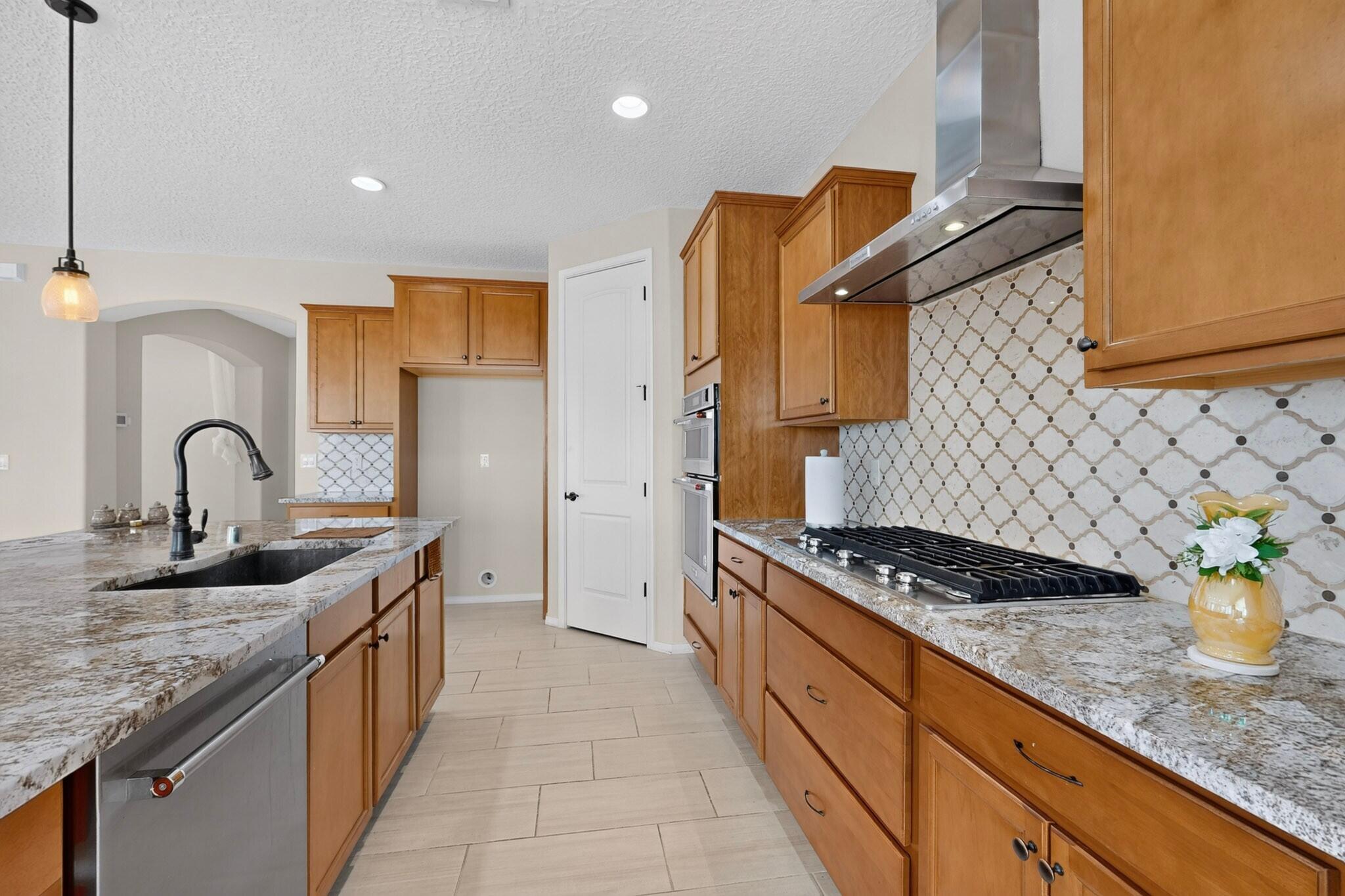 6301 Acadia Lane Northeast Rio Rancho, NM 87144 - Photo 9 of 34 Gallery Image 9