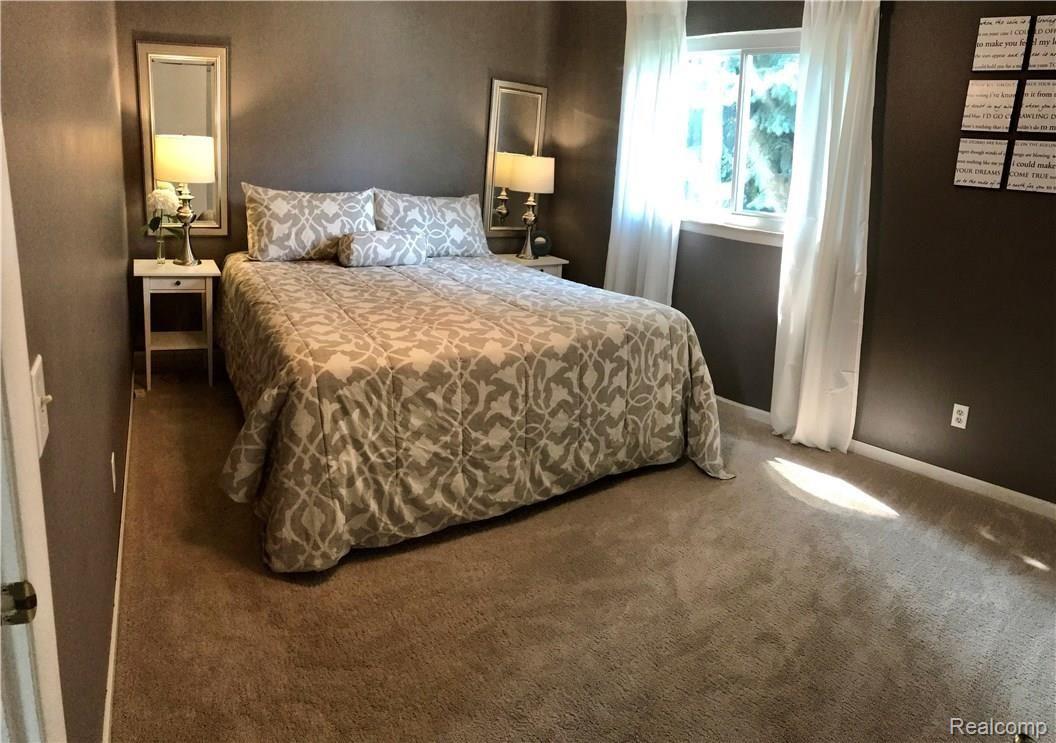 3083 Kenmore Road Berkley, MI 48072 - Photo 9 of 25 9.jpeg