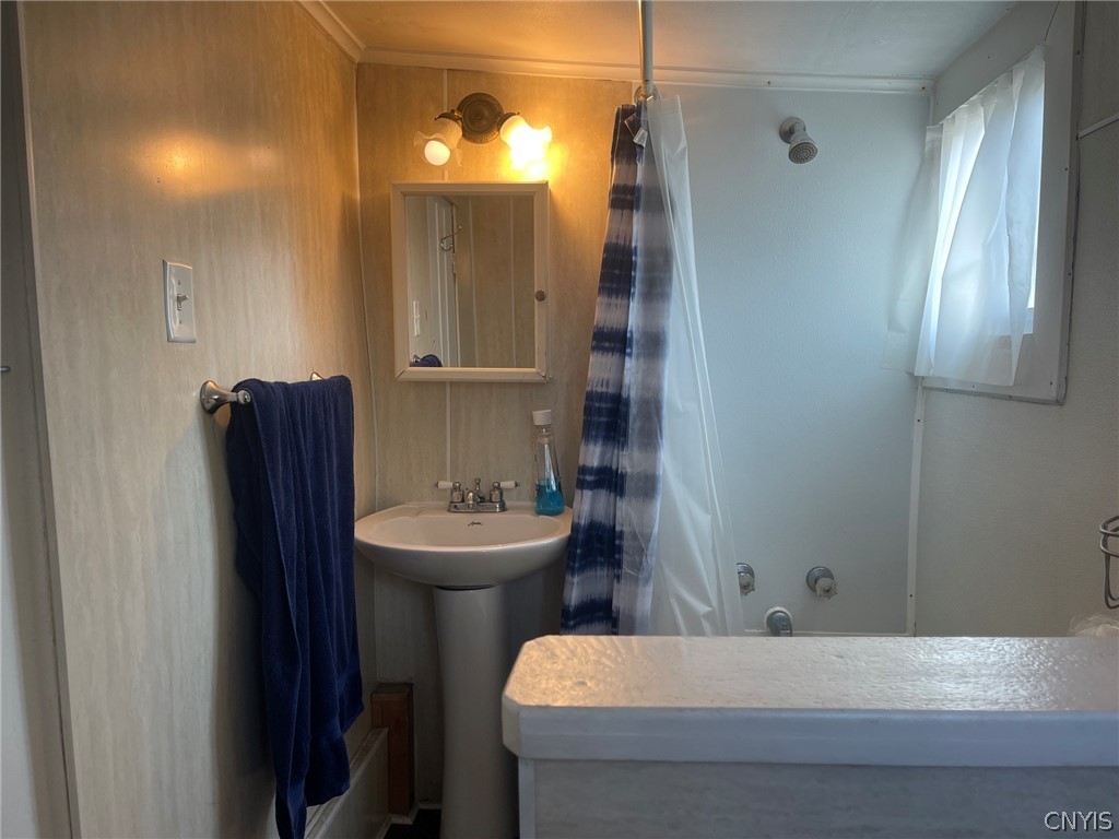 401 Stone Street Oneida, NY 13421 - Photo 28 of 31 2nd floor unit - bath