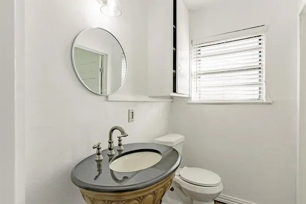 $2,150 | 5821 Circular Drive, North Richland Hills, TX 76117