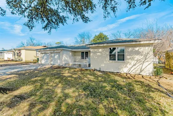 $2,150 | 5821 Circular Drive, North Richland Hills, TX 76117