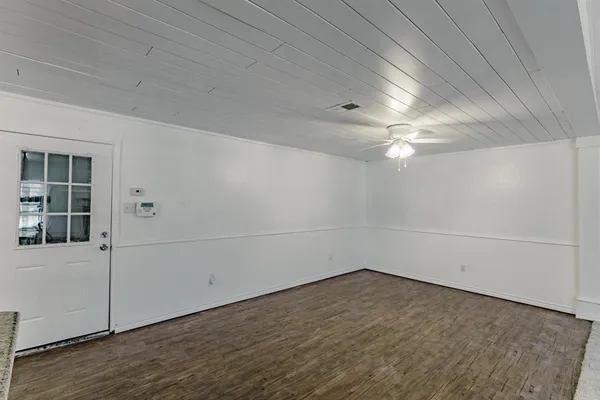 $2,150 | 5821 Circular Drive, North Richland Hills, TX 76117