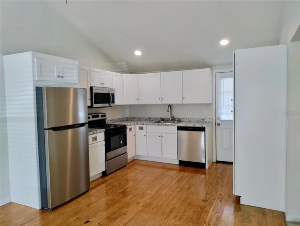 $1,300 | 100 South Stone Street, Unit B, Bunnell, FL 32110