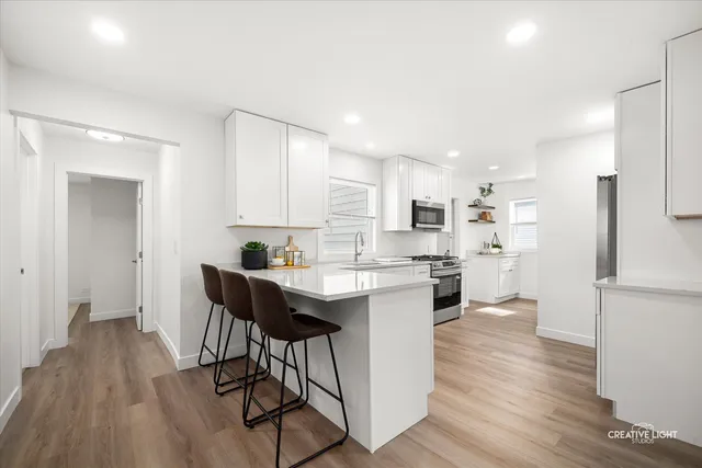 $400,000 | 5505 Pershing Avenue, Downers Grove, IL 60515