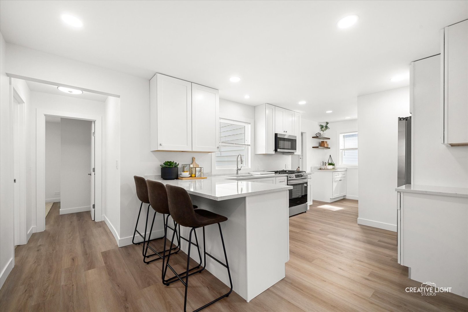 5505 Pershing Avenue Downers Grove, IL 60515 - Photo 7 of 28