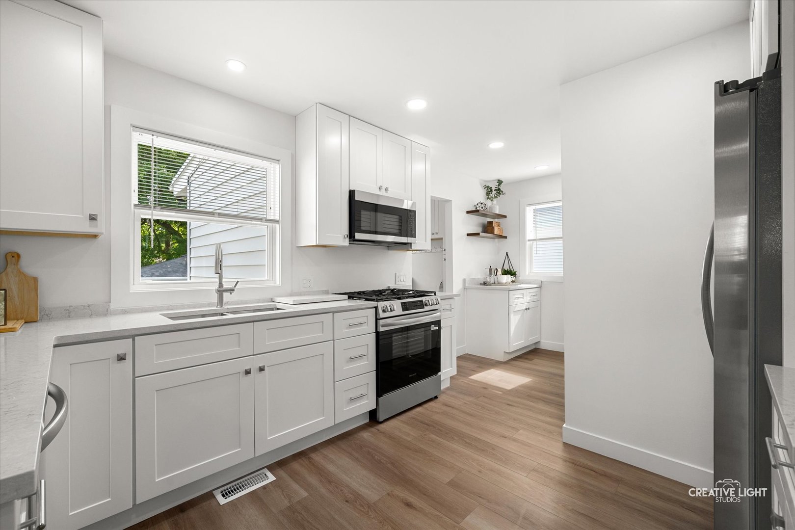 5505 Pershing Avenue Downers Grove, IL 60515 - Photo 8 of 28