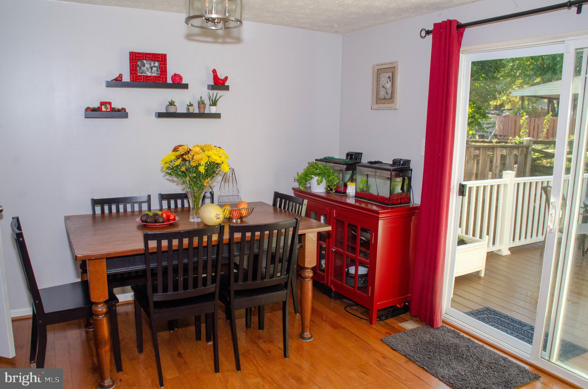 19 Trailwood Road Nottingham, MD 21236 - Photo 7 of 26 Bright & cheerful kitchen!
