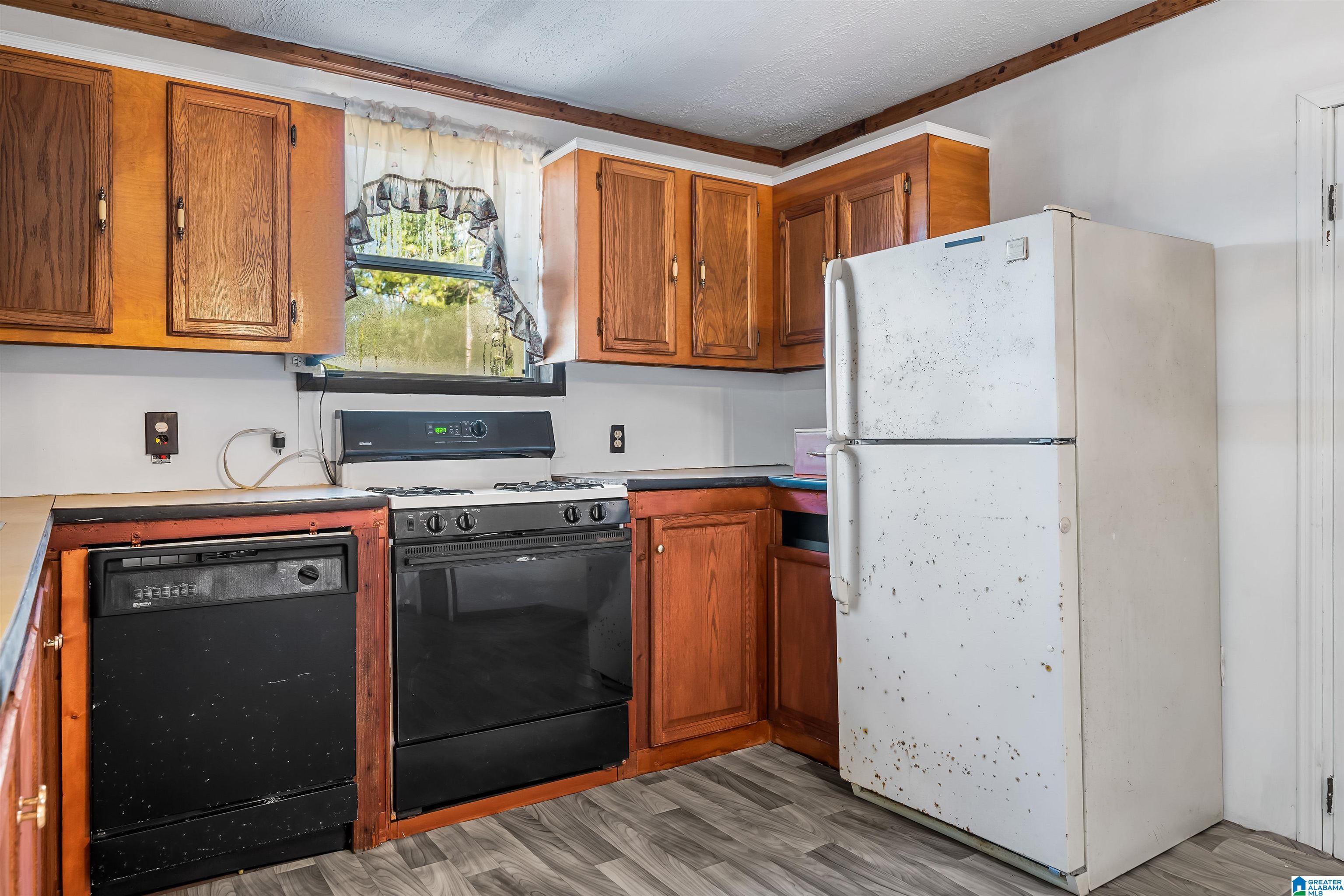 242 Strong Road Talladega, AL 35160 - Photo 21 of 51